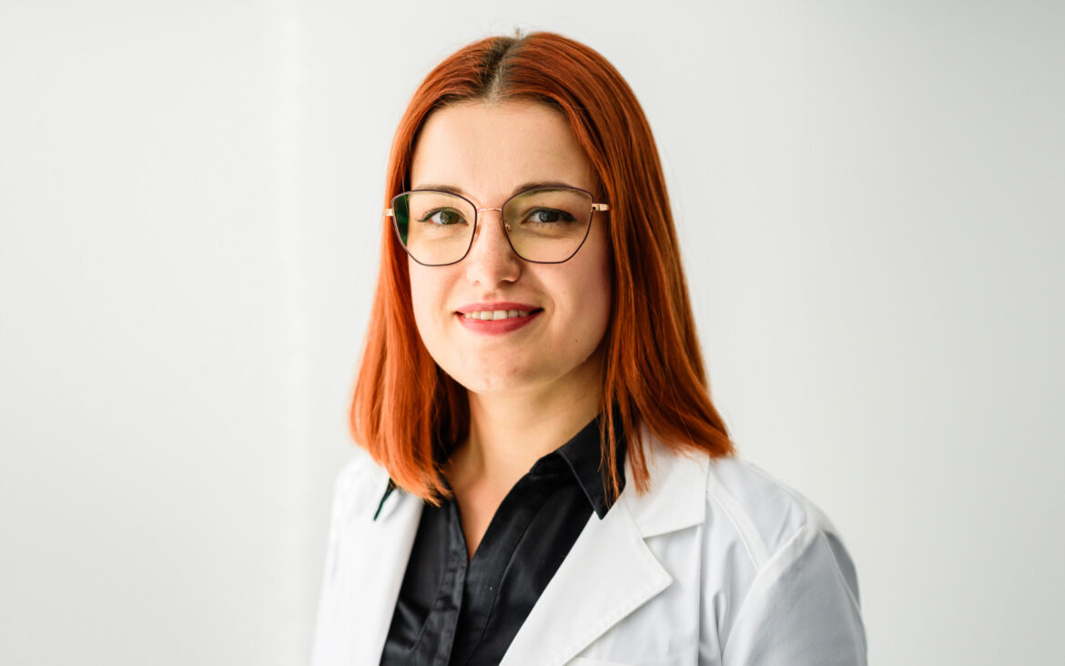 Dr. Anca Neacșu: „Progresele în tehnologiile de editare genetică au facilitat dezvoltarea terapiilor genice, care își propun să corecteze sau să scurtcircuiteze mutațiile cauzatoare de boli”(I) | INTERVIU