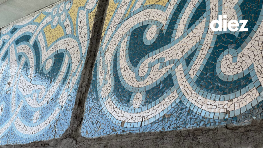 (foto) Cum și când a apărut panoul mozaic cu ornamente orientale pe fațada clădirii „Tașkent” din Chișinău