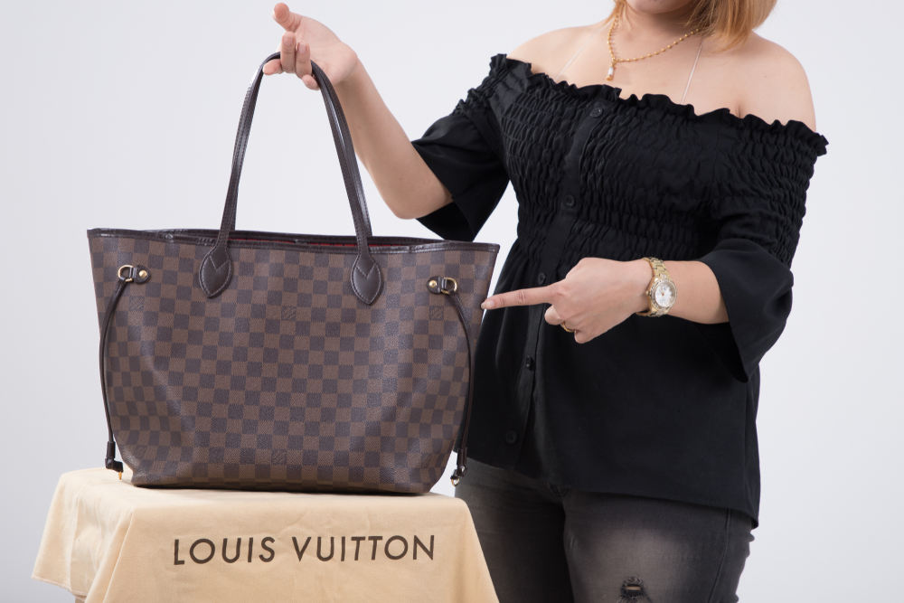 De ce trebuie să nu mai cumperi genți fake Louis Vuitton! Pericole ascunse pentru cumpărători