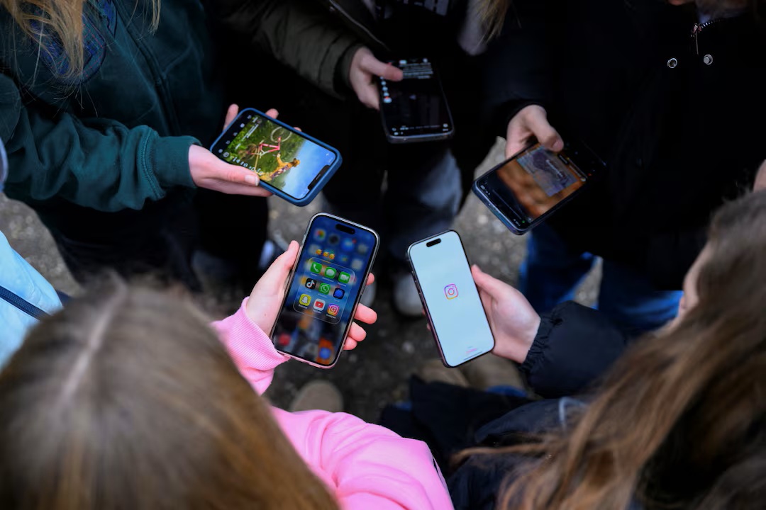 Cum îți protejezi copilul în mediul online. Șase recomandări pentru părinți