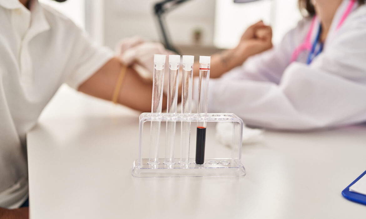 Poate o simplă analiză de sânge să arate cancerul? Ce trebuie să știi despre hemogramă