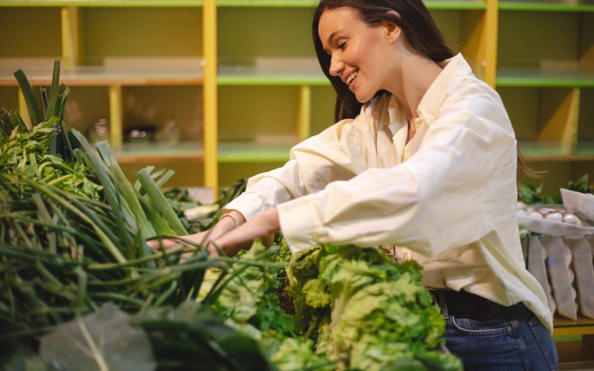 Leguma cu frunze crețe care poate susține sănătatea oaselor și imunitatea. Beneficiile consumului de kale
