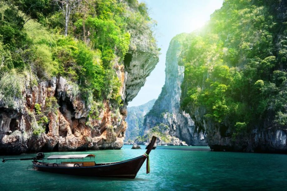 Thailanda renunţă din februarie la carantina obligatorie pentru turişti