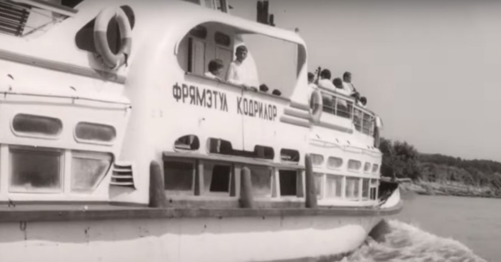 (video) ANA a publicat o secvență video din 1967 despre turneul unei orchestre de muzică populară pe râul Nistru