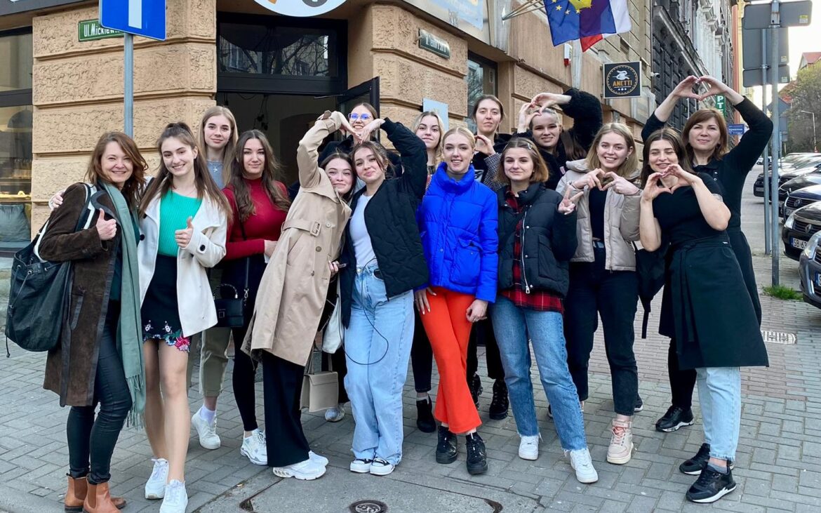 Studenții moldoveni pot merge într-o vizită gratuită de studiu în Polonia. Cum te poți înscrie