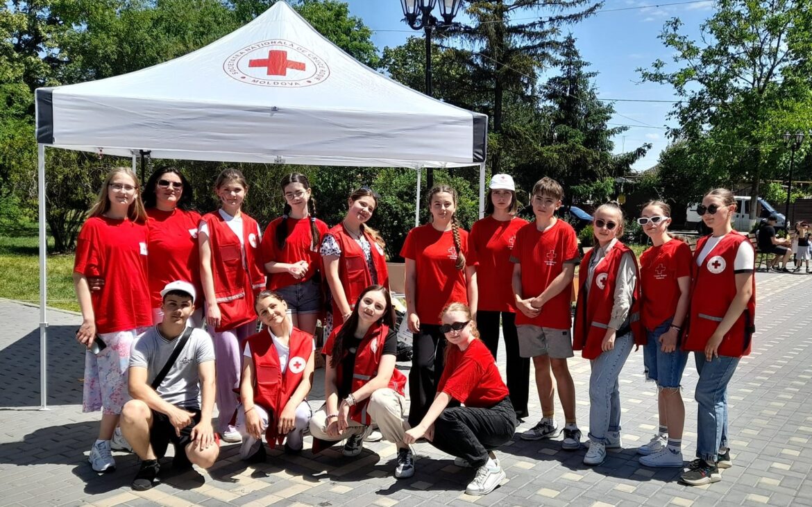Crucea Roșie Dubăsari caută tineri interesați de acțiunile umanitare. Cum poți face parte din echipa lor