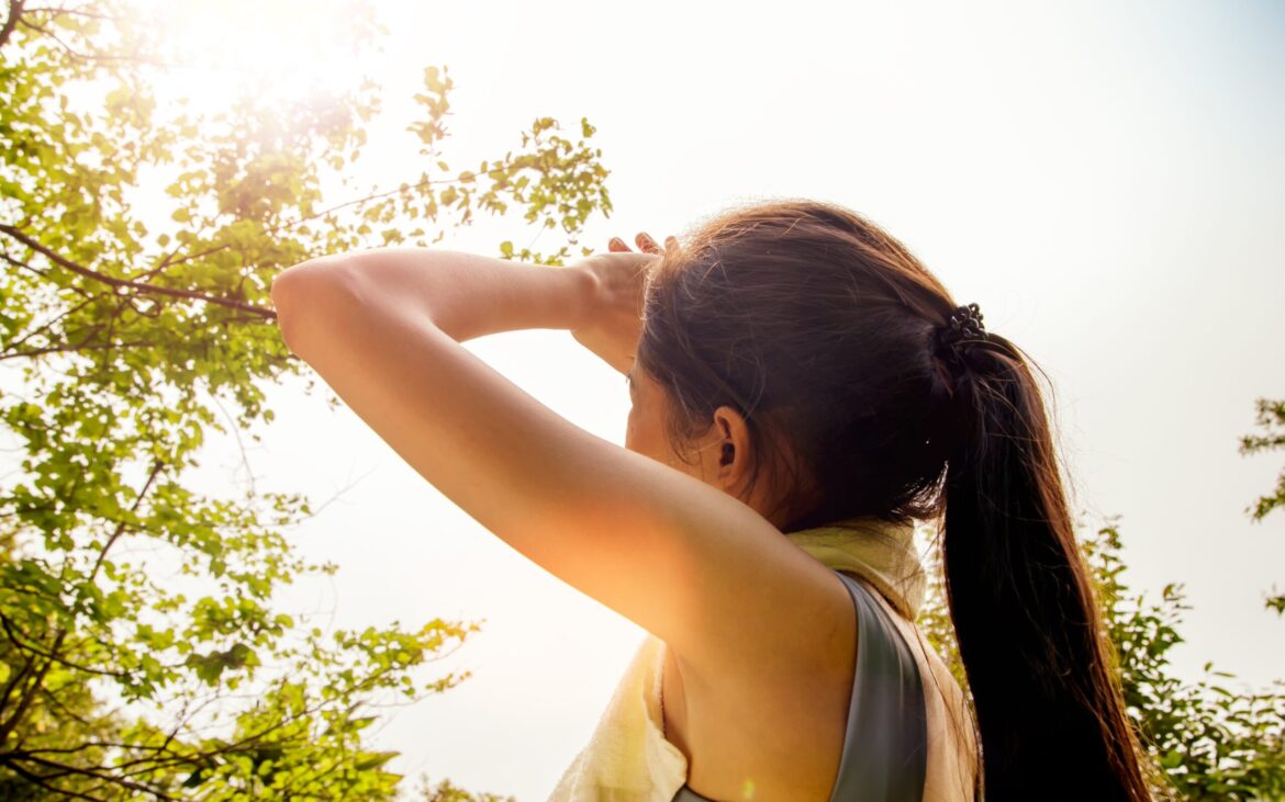 Alergiile Solare și Fotosensibilitatea: Cum să recunoști și să previi problemele cutanate în perioada verii