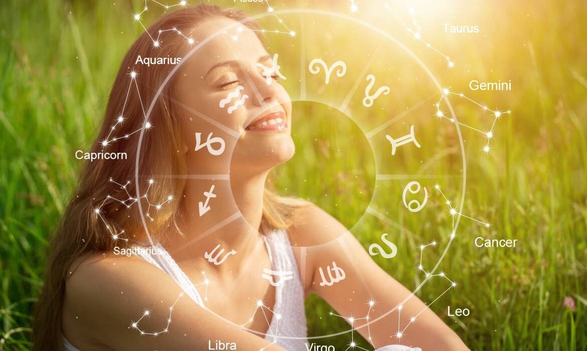 Horoscop 1 noiembrie 2024. Racii își ascultă intuiția, Capricornii dau o petrecere