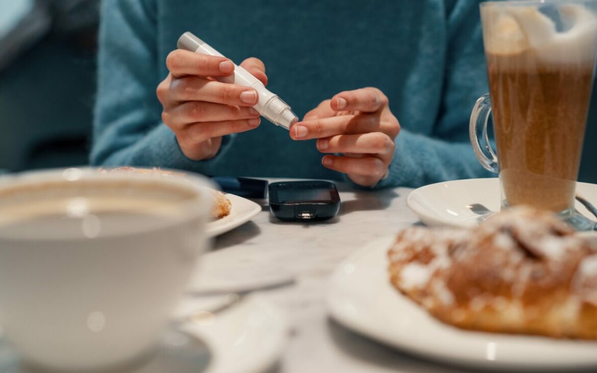 Cea mai bună oră la care să bei cafeaua dacă ai diabet sau vrei să slăbești