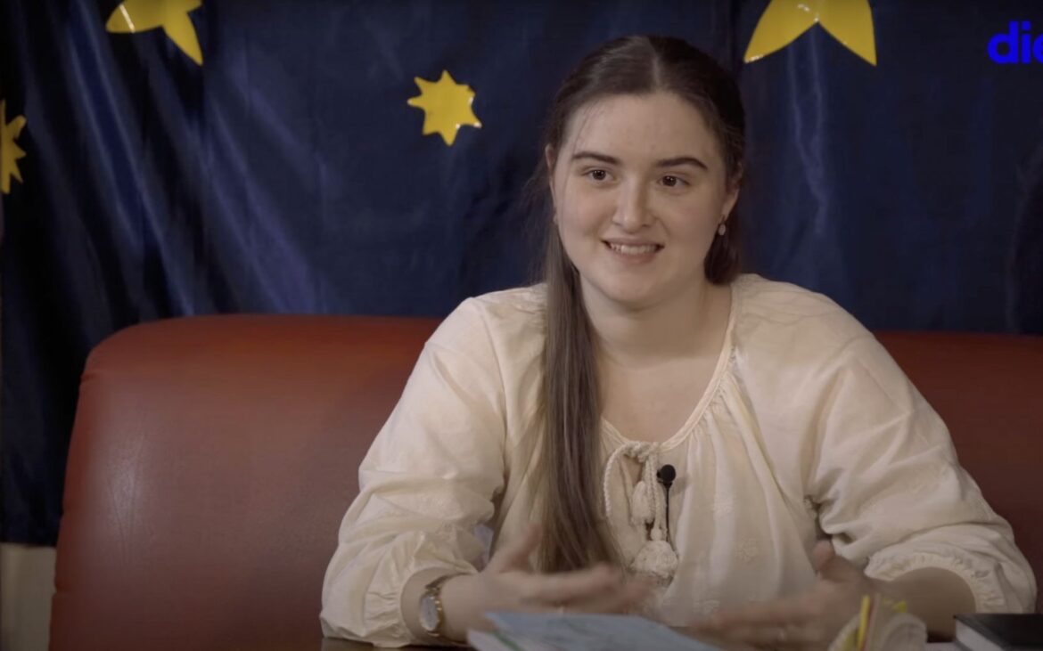 (video) „Am răspuns la peste 12 000 de scrisori.” Valeria Jidraș, despre Academia lui Moș Crăciun și jurnalismul internațional la GenZette