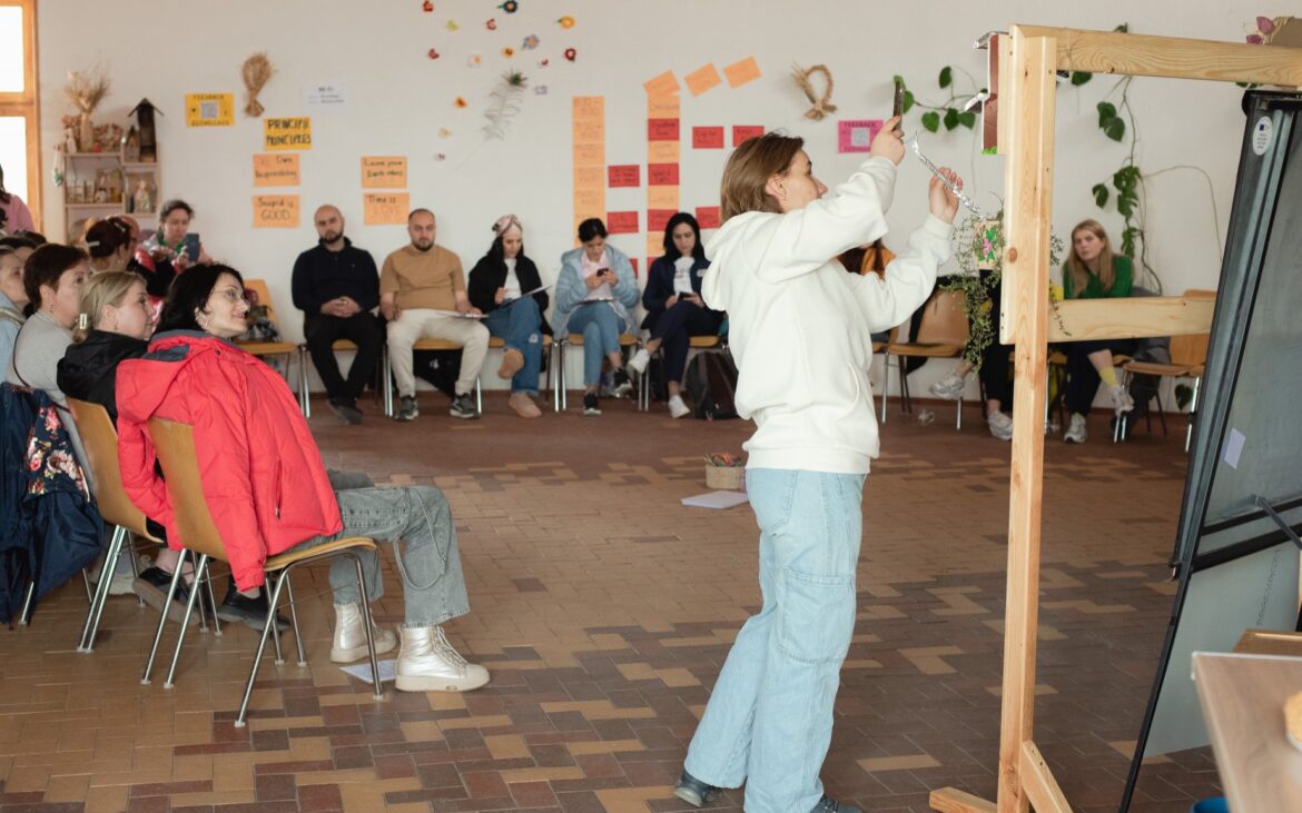 EcoVisio invită tinerii din mediul rural la un training despre eficiența energetică. Ce subiecte de discuție au pregătit organizatorii