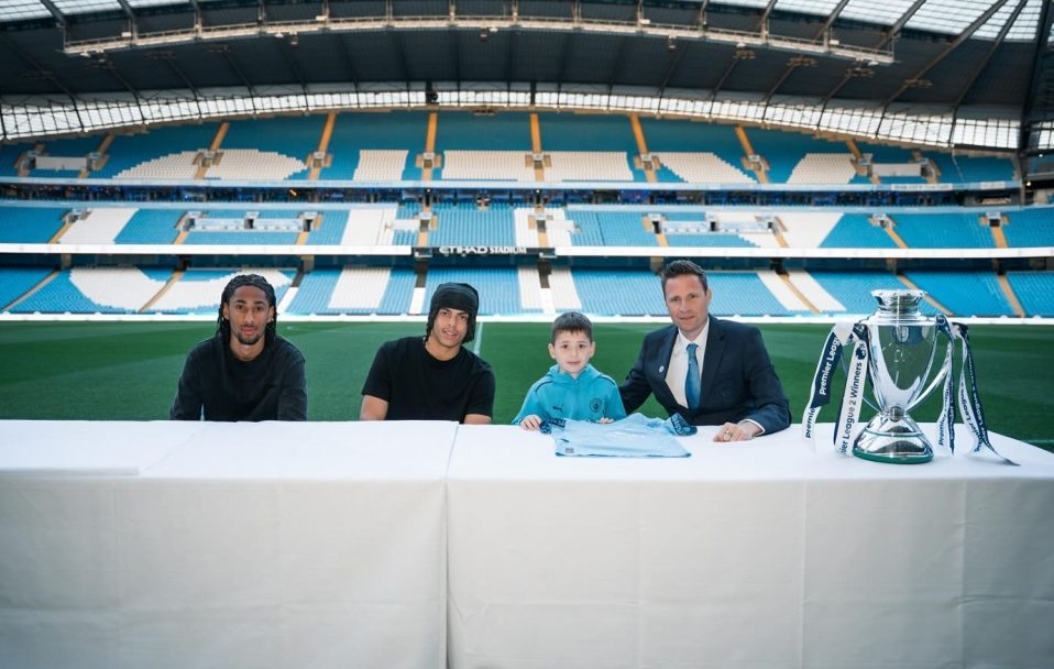Un fotbalist moldovean de 8 ani a semnat un contract cu Manchester City