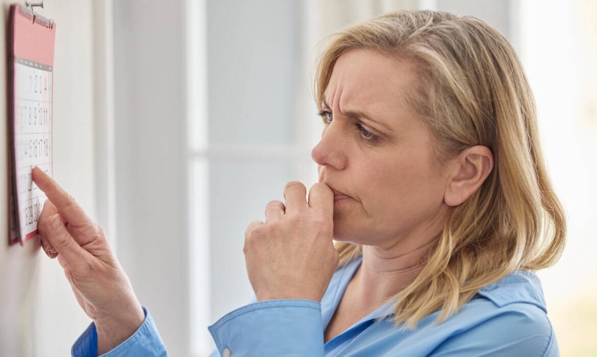 Studiu: Menopauza precoce crește riscul de boală hepatică metabolică și tulburări cardiovasculare