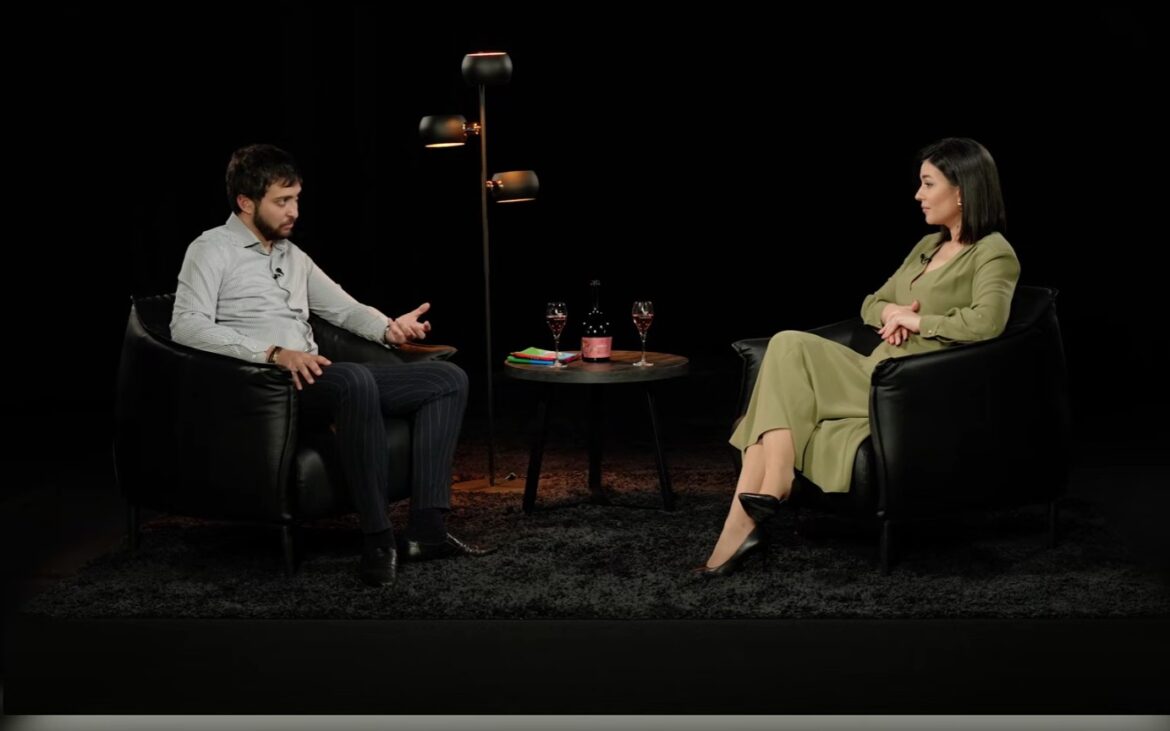 Videocastul „FII cu Zina Bivol” revine cu al doilea sezon. Acesta e dedicat tinerilor și tinerelor care au ce povesti