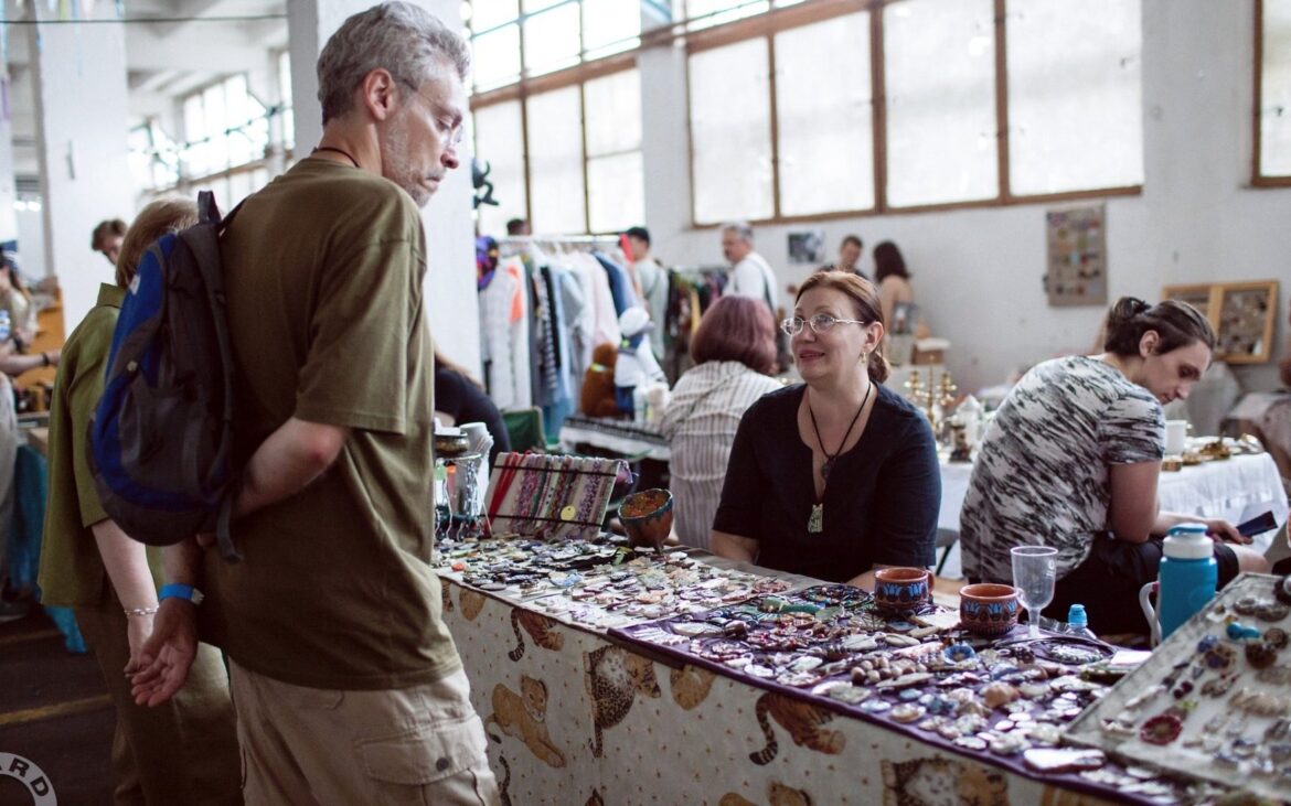 Trăiești prin și pentru artă? YardSale revine cu o nouă ediție la mijlocul lunii mai