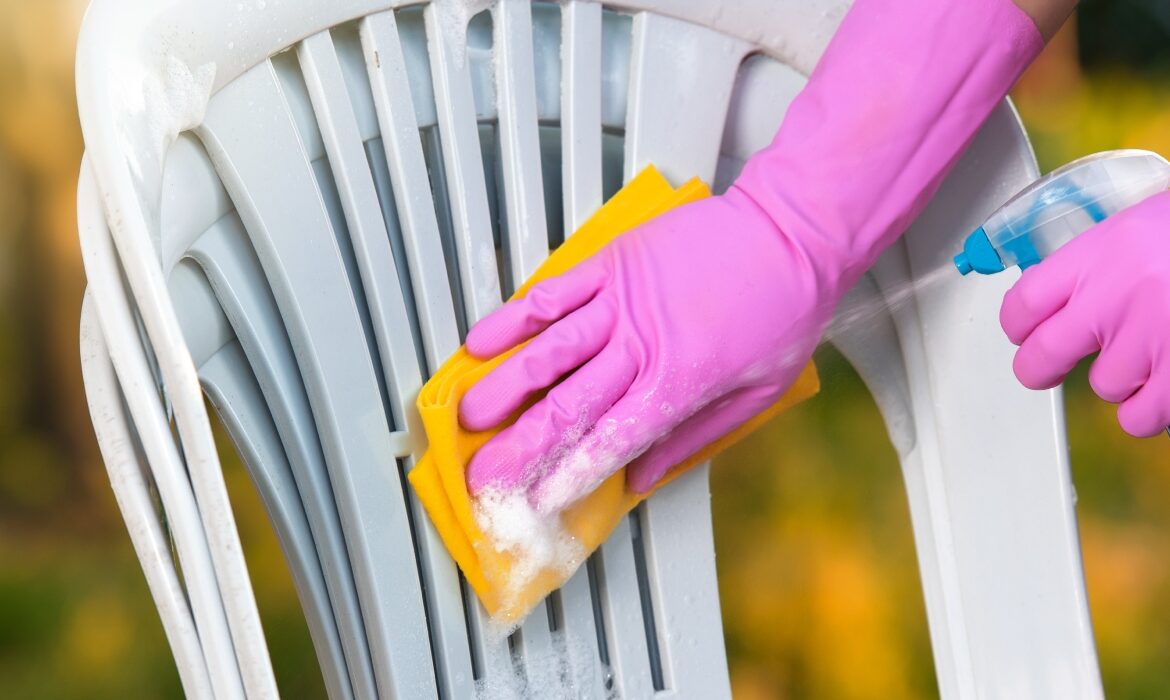Cum să cureți plasticul îngălbenit. Trucul pe care puține persoane îl cunosc