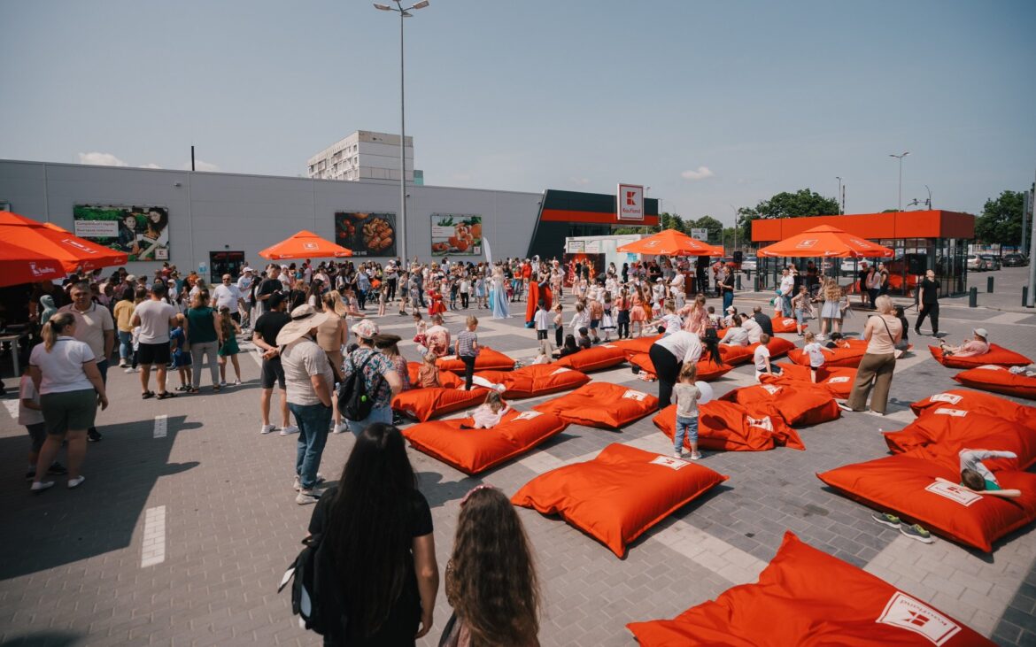 „Operațiunea de Ziua Copiilor” – două zile de activități colorate pentru copii și părinți la Kaufland Moldova