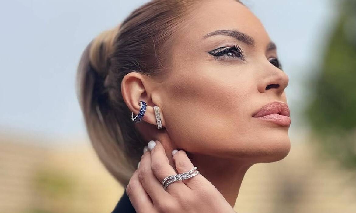 Valentina Pelinel a atras toate privirile la nunta primei soții a lui Borcea. Cum și-a facut fostul model apariția