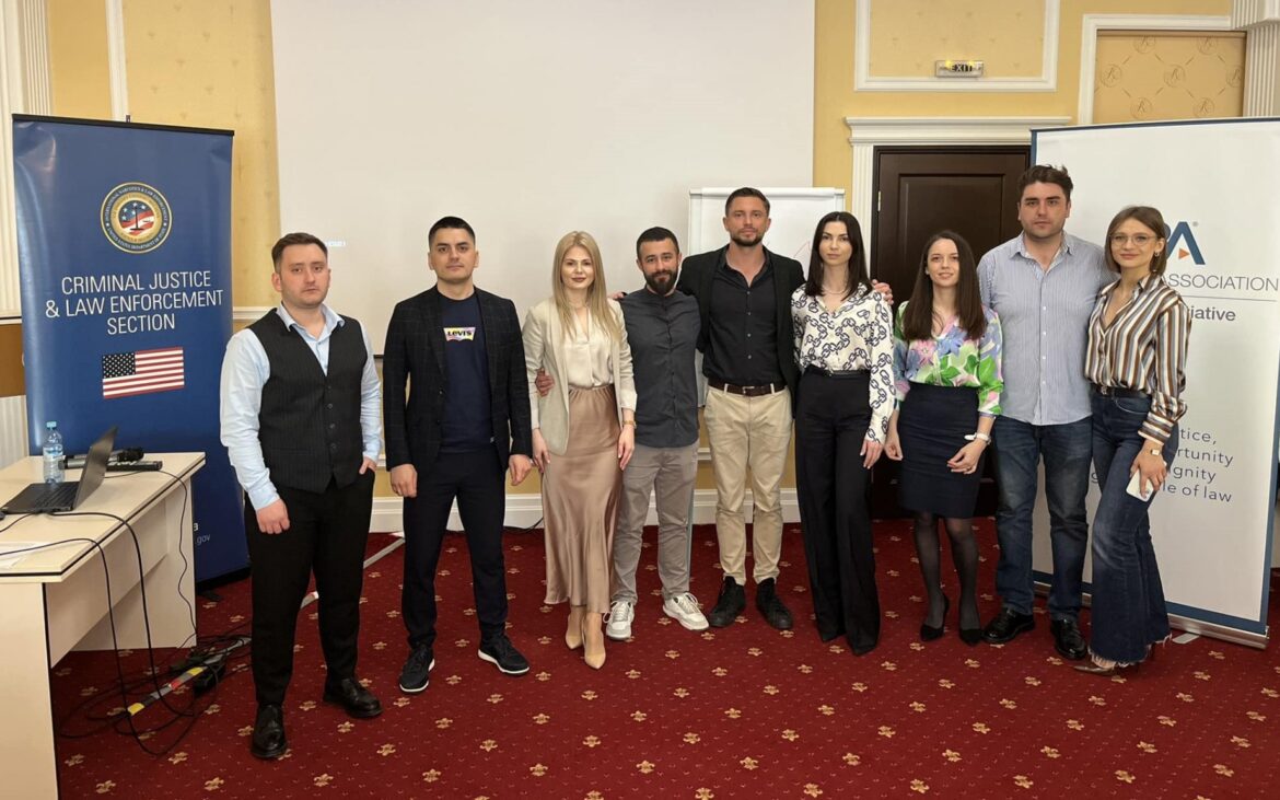 Începe o carieră în avocatură chiar din facultate. Oportunitățile de care poți beneficia din partea Asociației Tinerilor Avocați