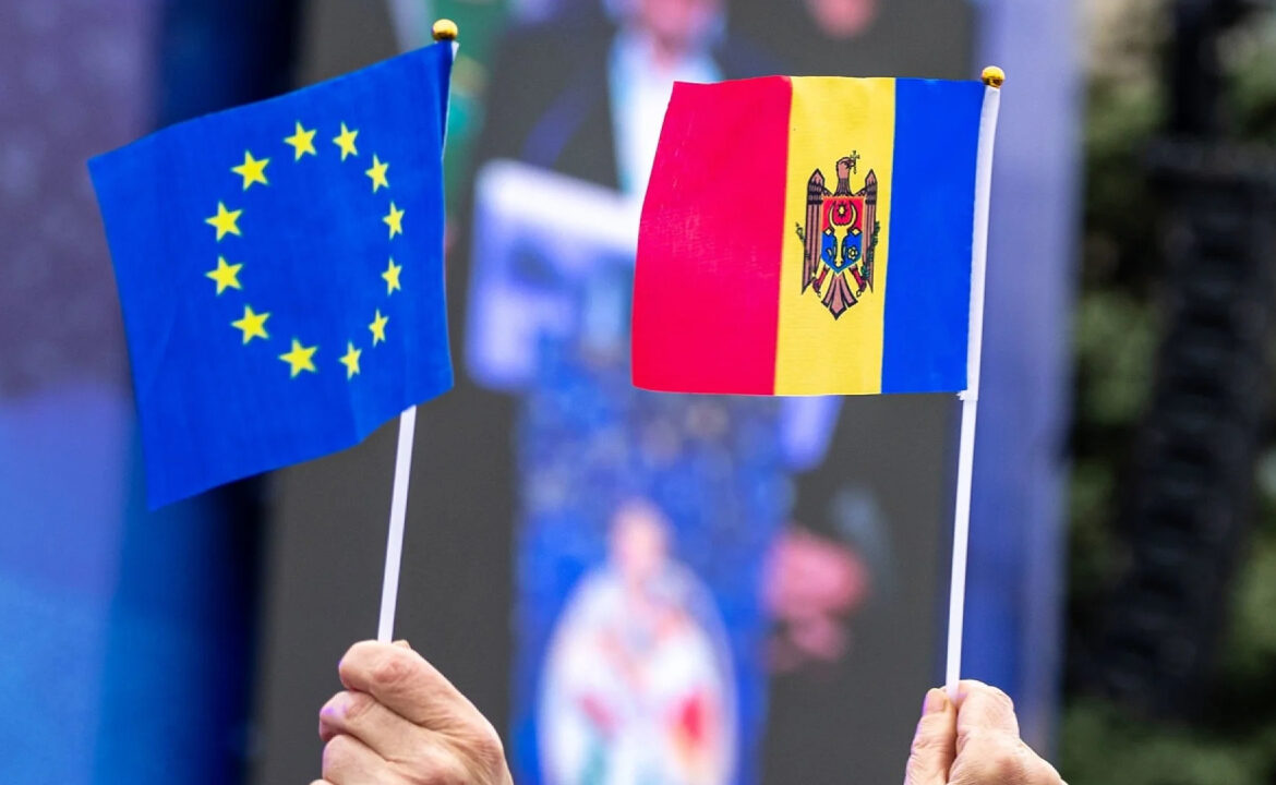 Curs de Integrare Europeană pentru tinerii din Moldova: cum te poți înscrie