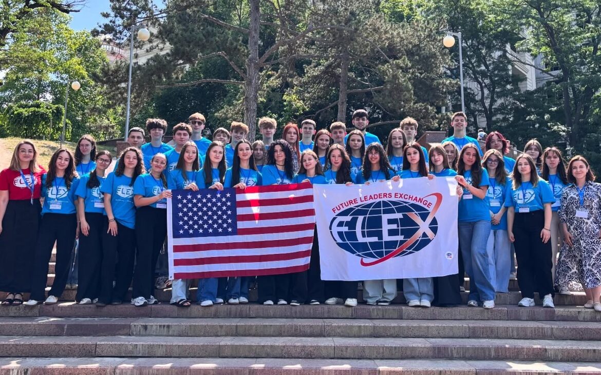 Au început înscrierile pentru programul FLEX 2026/2027. Elevii din Moldova pot învăța timp de un an la o școală din SUA