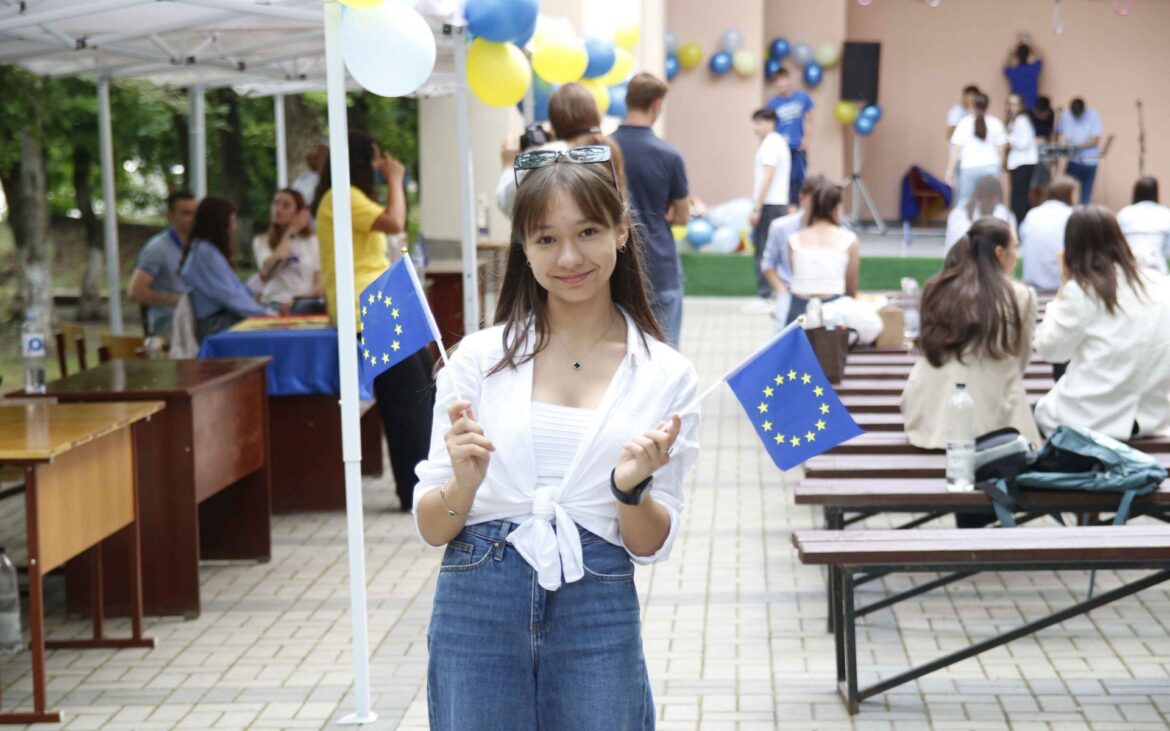 Caravana „EU și tu” ajunge în nordul țării. Participă la ateliere și descoperă oportunități europene pentru tineri