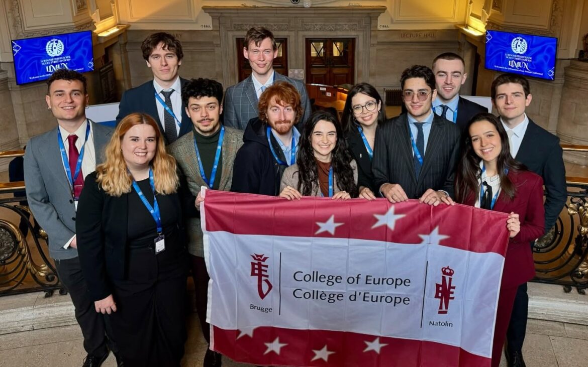Tot ce trebuie să știi dacă vrei să devii bursier(ă) la Colegiul Europei. Cum are loc admiterea și care sunt actele necesare pentru înscriere