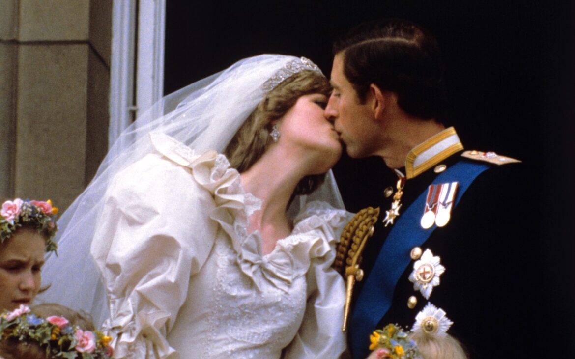 De la divorțul Prințesei din Dubai, anunțat pe Instagram, până la triunghiul amoros dintre Regele Charles, Diana și Camilla: aventurile regale au șocat lumea