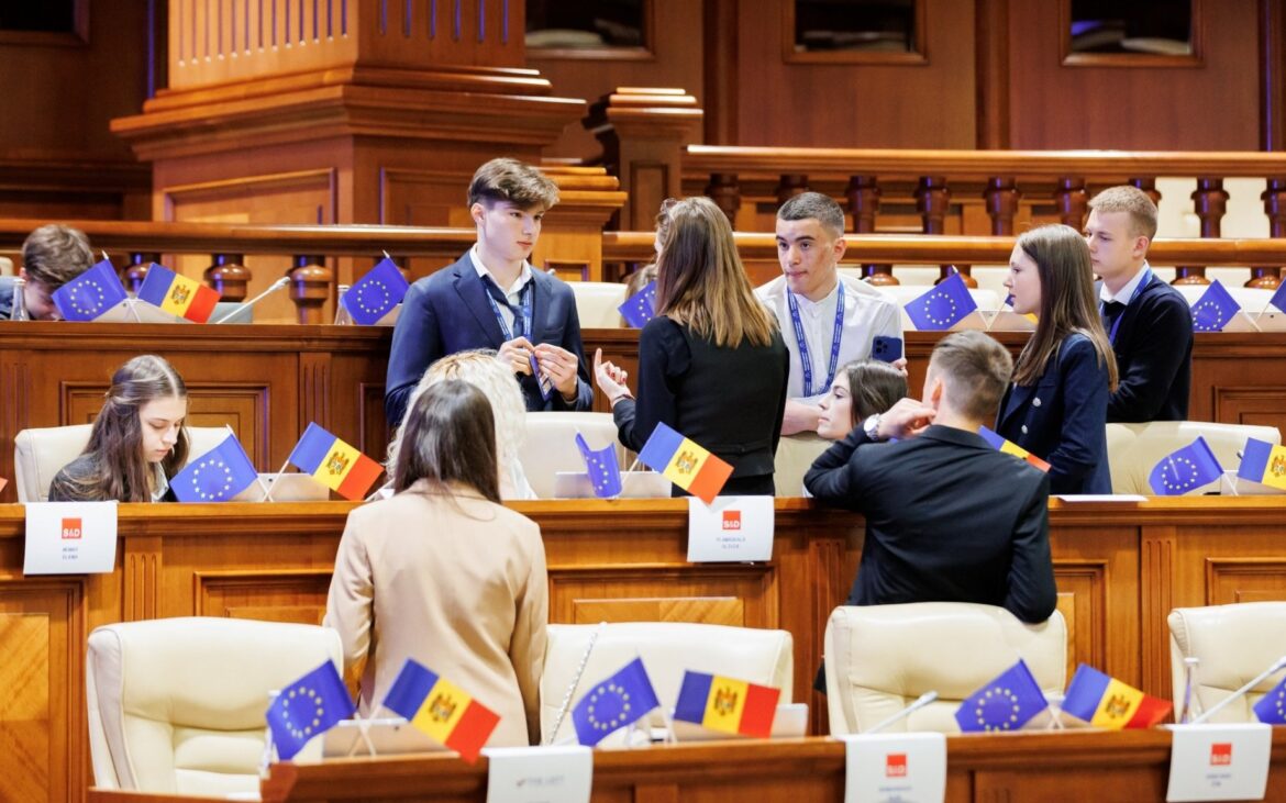 Stagii plătite la Parlamentul European pentru tinerii moldoveni. Vei avea ocazia să lucrezi la Bruxelles, Luxemburg sau Strasbourg