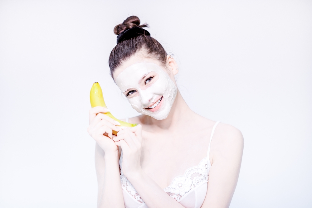 Cum să faci acasă mască cu banane pentru pete hiperpigmentate și riduri. Rețete care îți schimbă rutina de skincare
