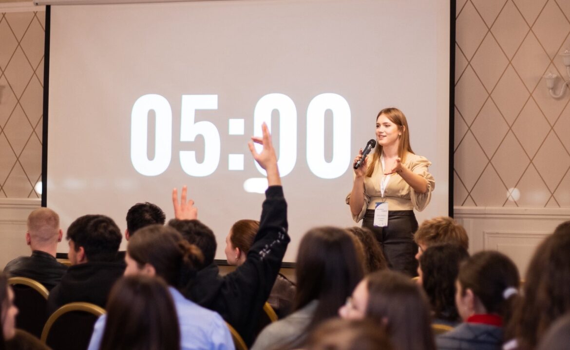 GPS – Gata Pentru Studenție. Program de sprijin și integrare a tinerilor basarabeni la Iași