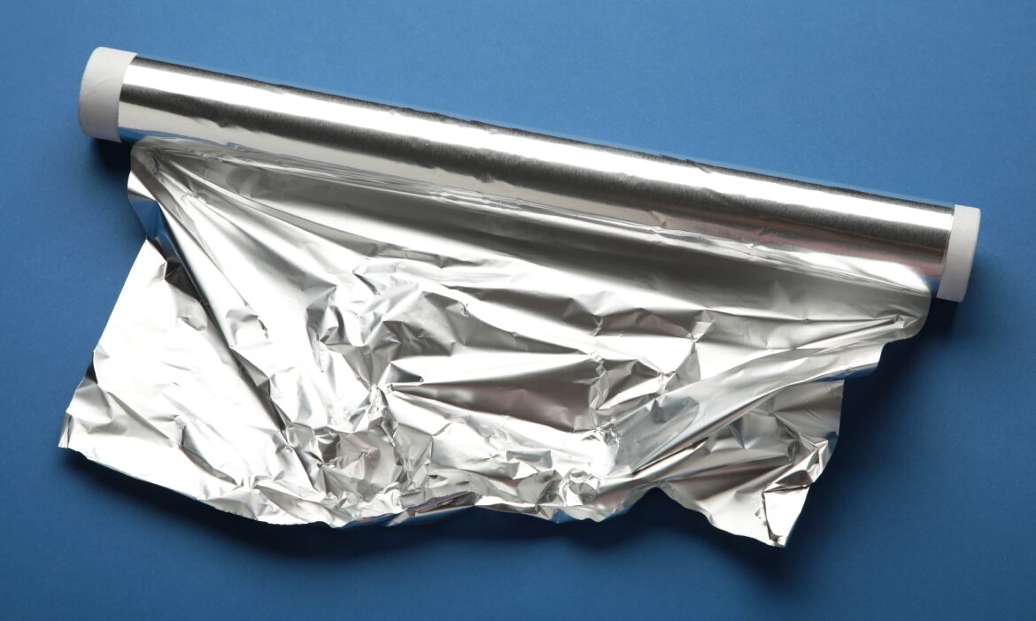 De ce folia de aluminiu are două fețe diferite. Cum se folosește corect