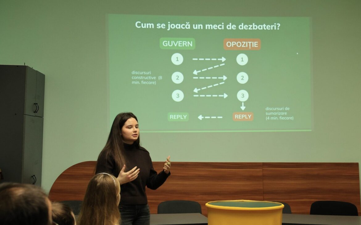 Studenții sunt invitați la o serie de dezbateri despre cele mai actuale probleme de mediu. Care este orarul sesiunilor