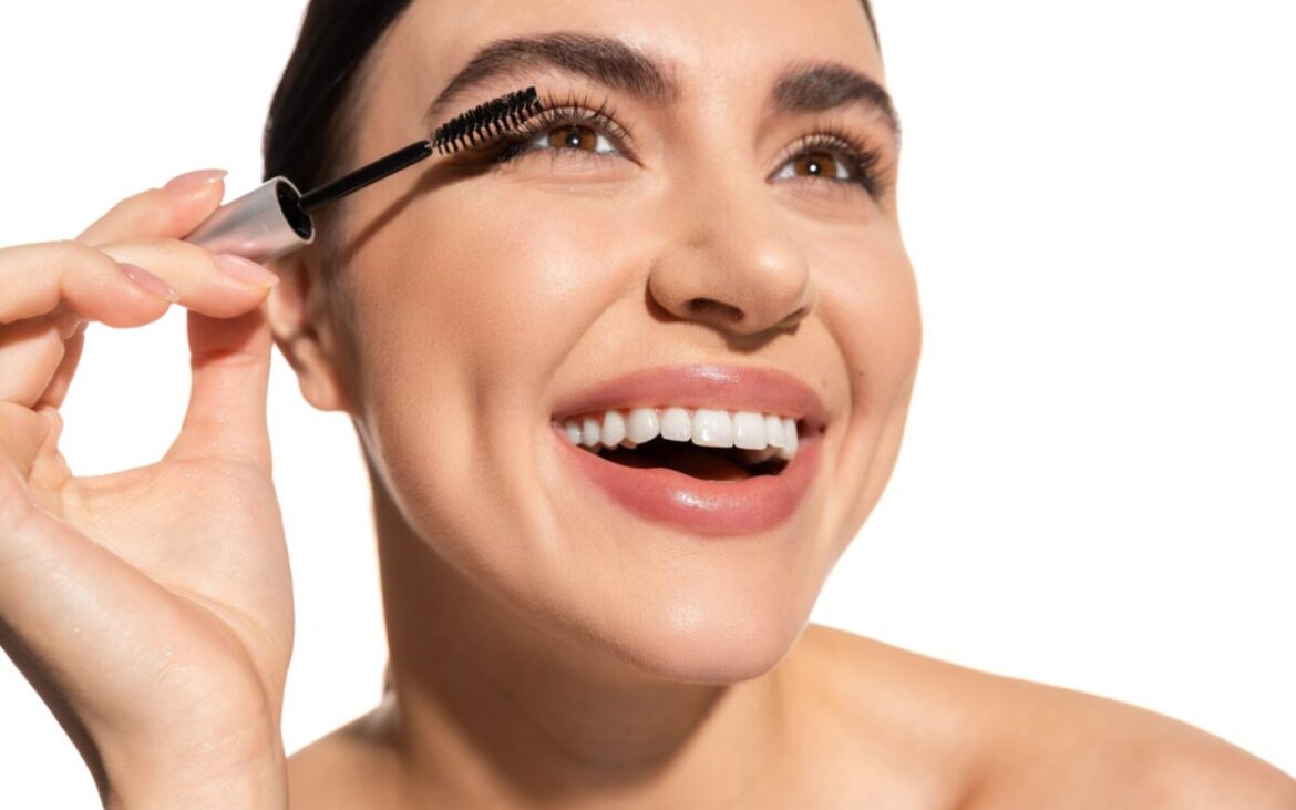 De ce merită să renunți la rimelul din comerț și să folosești unul făcut acasă