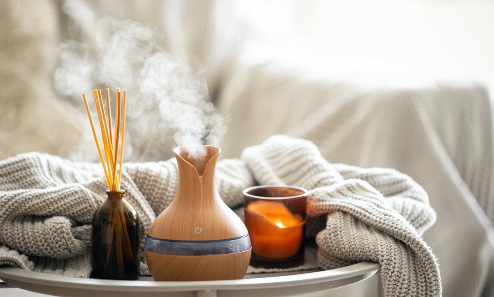 Cum să faci parfum de cameră din ingrediente naturale. Rețete simple cu bicarbonat de sodiu sau scorțișoară