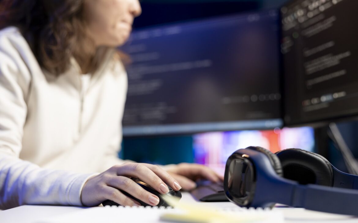 Ești elev(ă) în România? Învață bazele programării în Java și transformă-ți ideile în jocuri sau prezentări interactive