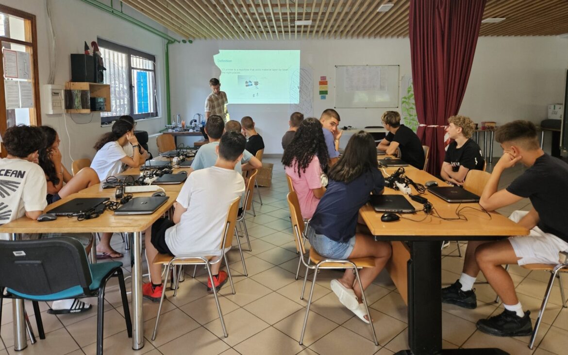 Petrece un an în Slovenia și practică voluntariatul la un ONG. Vei crea conținut pentru rețelele sociale și vei lucra cu tinerii