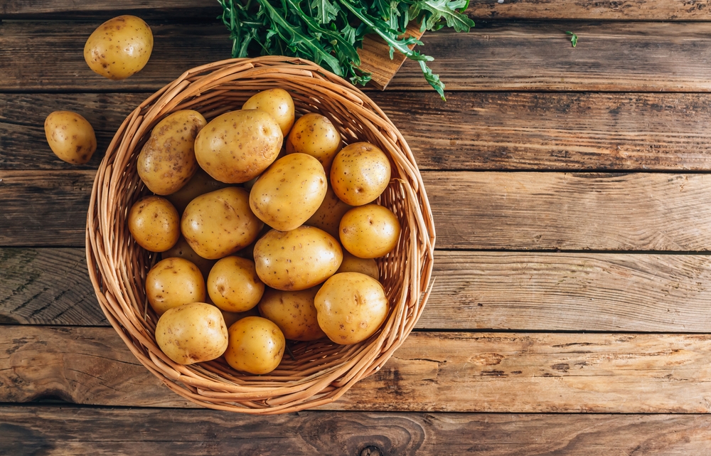 Păstrează cartofii proaspeți luni întregi! Metoda de depozitare corectă