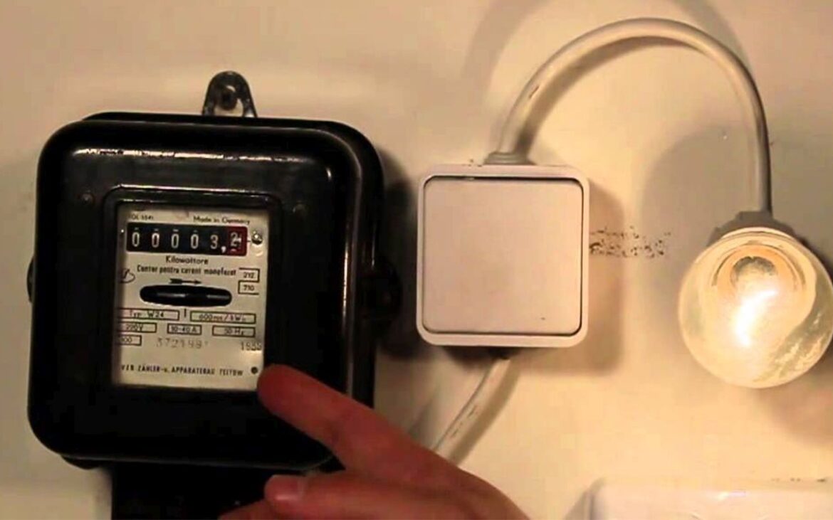 Electrocasnicul care consumă într-un singur minut cât 300 de becuri deschise simultan. Este cea mai mare pagubă la casa omului, dar majoritatea românilor îl au