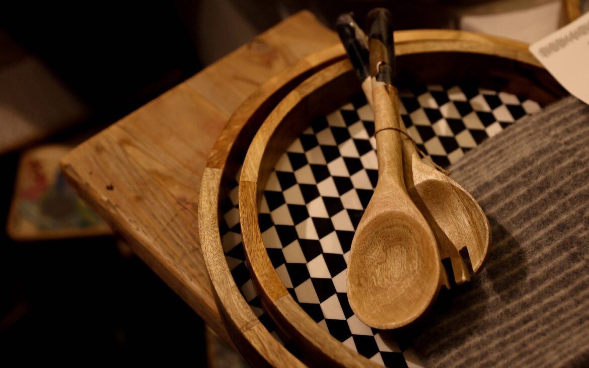 Cum să dezinfectezi ustensilele de bucătărie din lemn. Pașii simpli de urmat