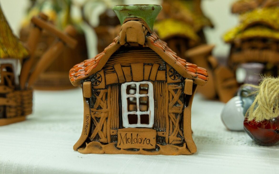 Câte rute turistice naționale avem și ce reprezintă fiecare dintre ele