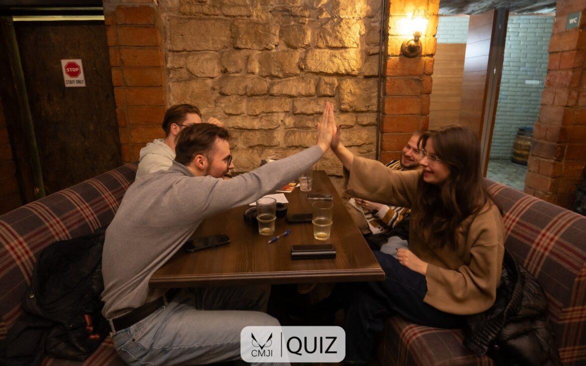 Campionatul „Ce? Unde? Când?” revine în această primăvară. Formează o echipă și organizează jocurile în localitatea ta