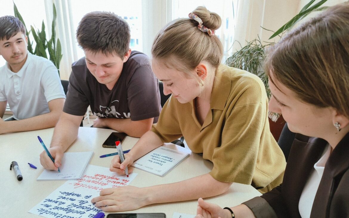 Tinerii din Drochia pot primi finanțare pentru proiectele comunitare. Participă la Civic Next și transformă ideile în realitate