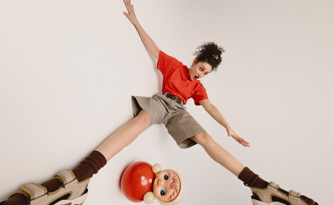 „Voi cânta pentru prima dată live.” Curly lansează primul album la Artcor