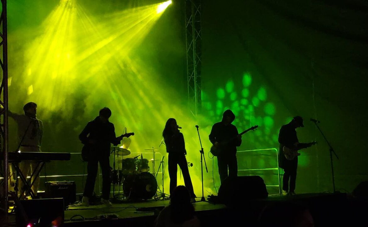 Devino vocalista trupei Molda The Dog. Tinerele pasionate de muzică sunt invitate să participe la audiții