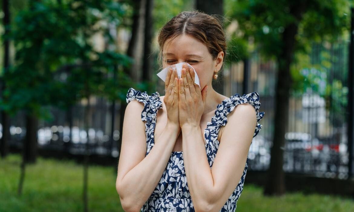 Ce să bei dacă vrei să scapi de strănutul provocat de alergii