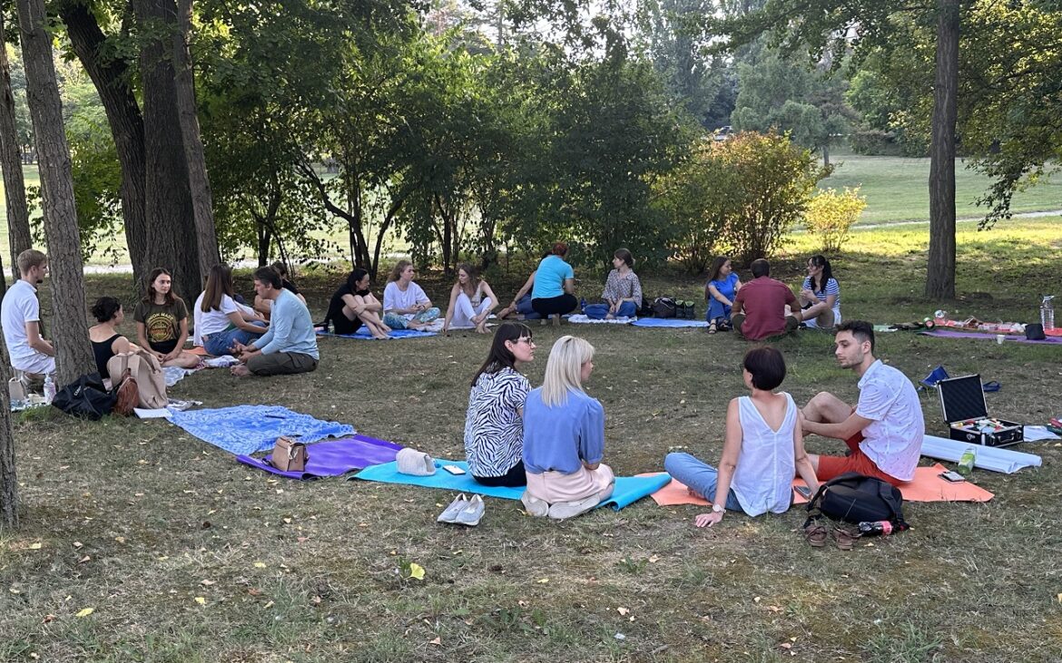 Poți câștiga până la 16.000 de lei dacă ai o idee de proiect care să facă localitatea ta mai prietenoasă cu oamenii și natura