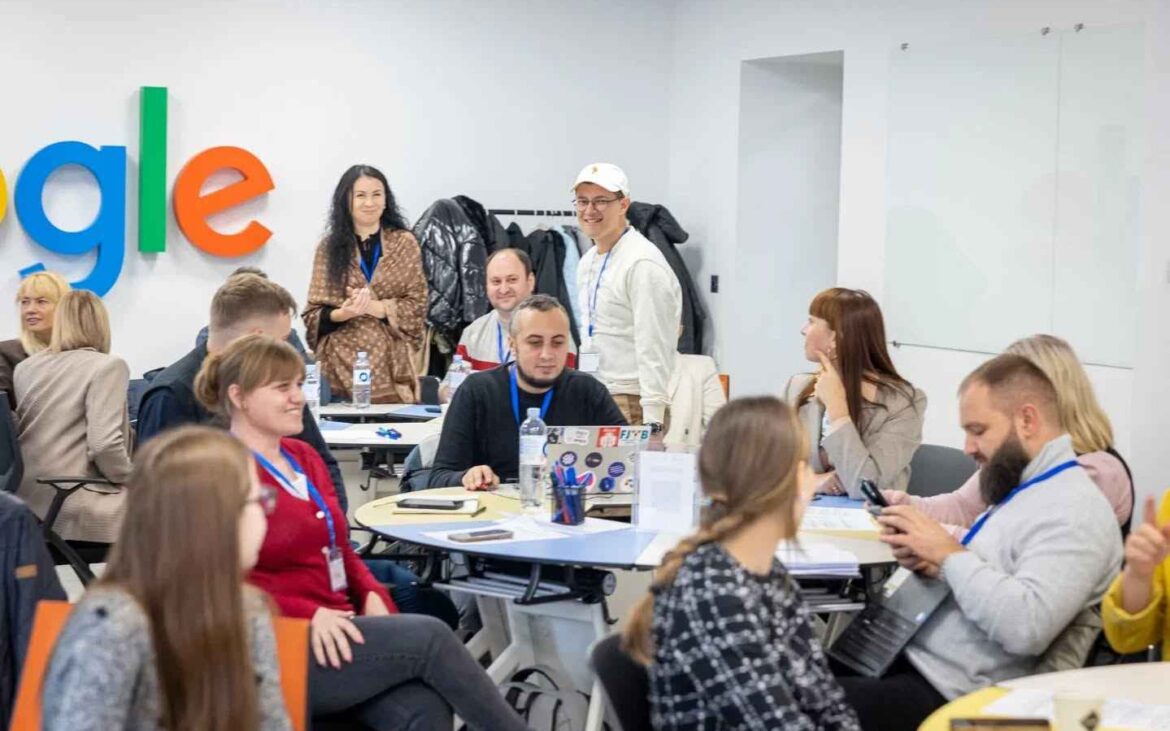 Dacă vrei să contribui la schimbări reale în societate, participă la programul „Revolt ACT”