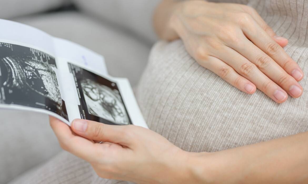 Există o vârstă „perfectă” pentru a rămâne însărcinată? Mituri răspândite despre fertilitate
