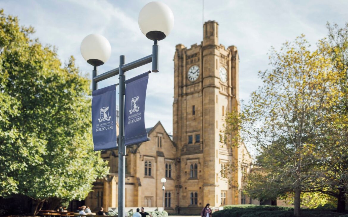 Australia oferă burse complete pentru masterat și doctorat. Sunt eligibili studenții interesați să cerceteze drepturile omului